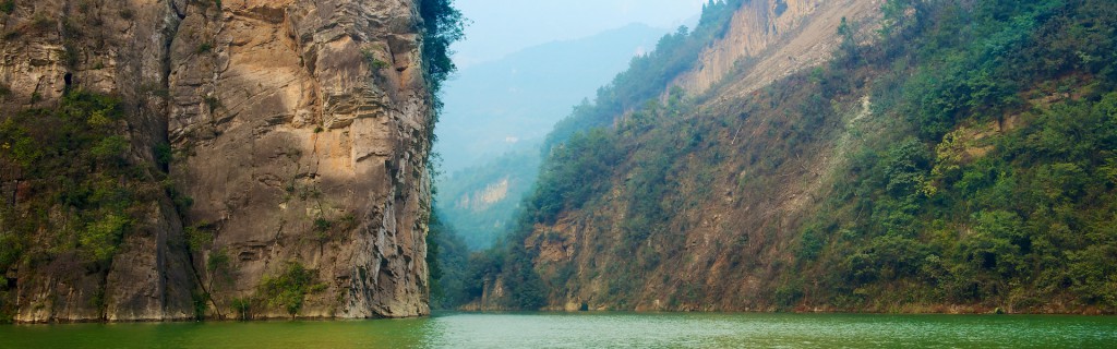 yangtze river three gorges