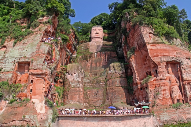 Looking up at the Grand Buddha of Leshan