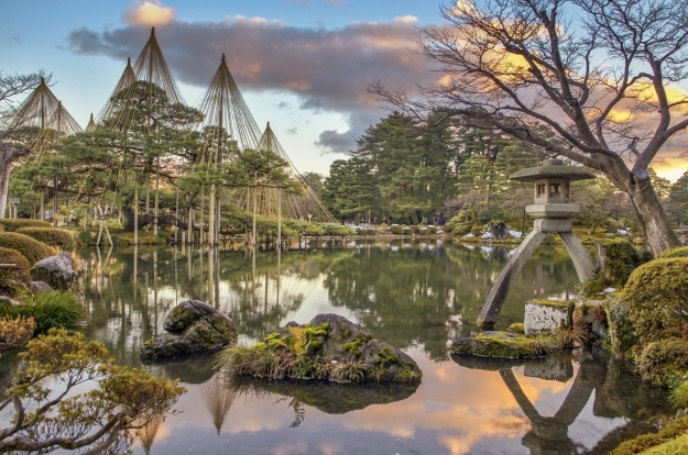 Peaceful views over Kenrokuen classic garden in Kanazawa