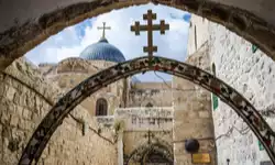 Israel welcomes first international tourists