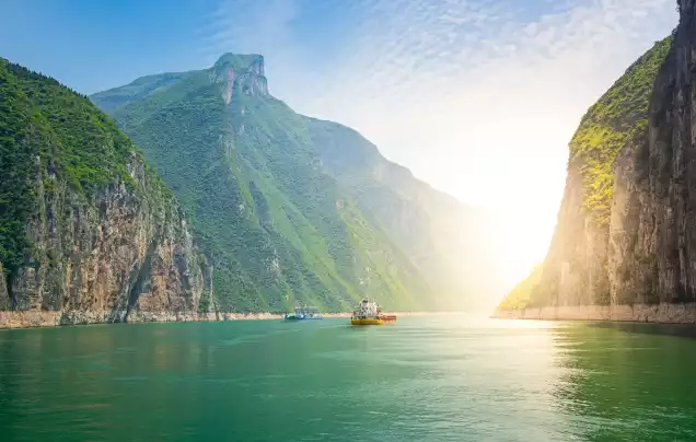 Days 11-13: Yangtze River Cruise