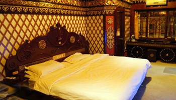 Munkhtenger Ger Camp