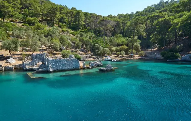 DAY 3: SUNKEN BATH & RED ISLAND