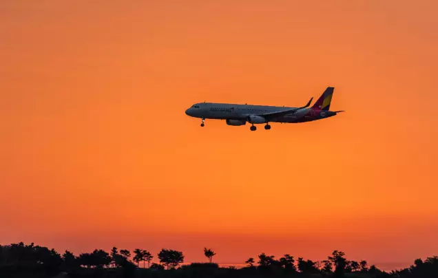 Days 15-16: Fly Phnom Penh to UK