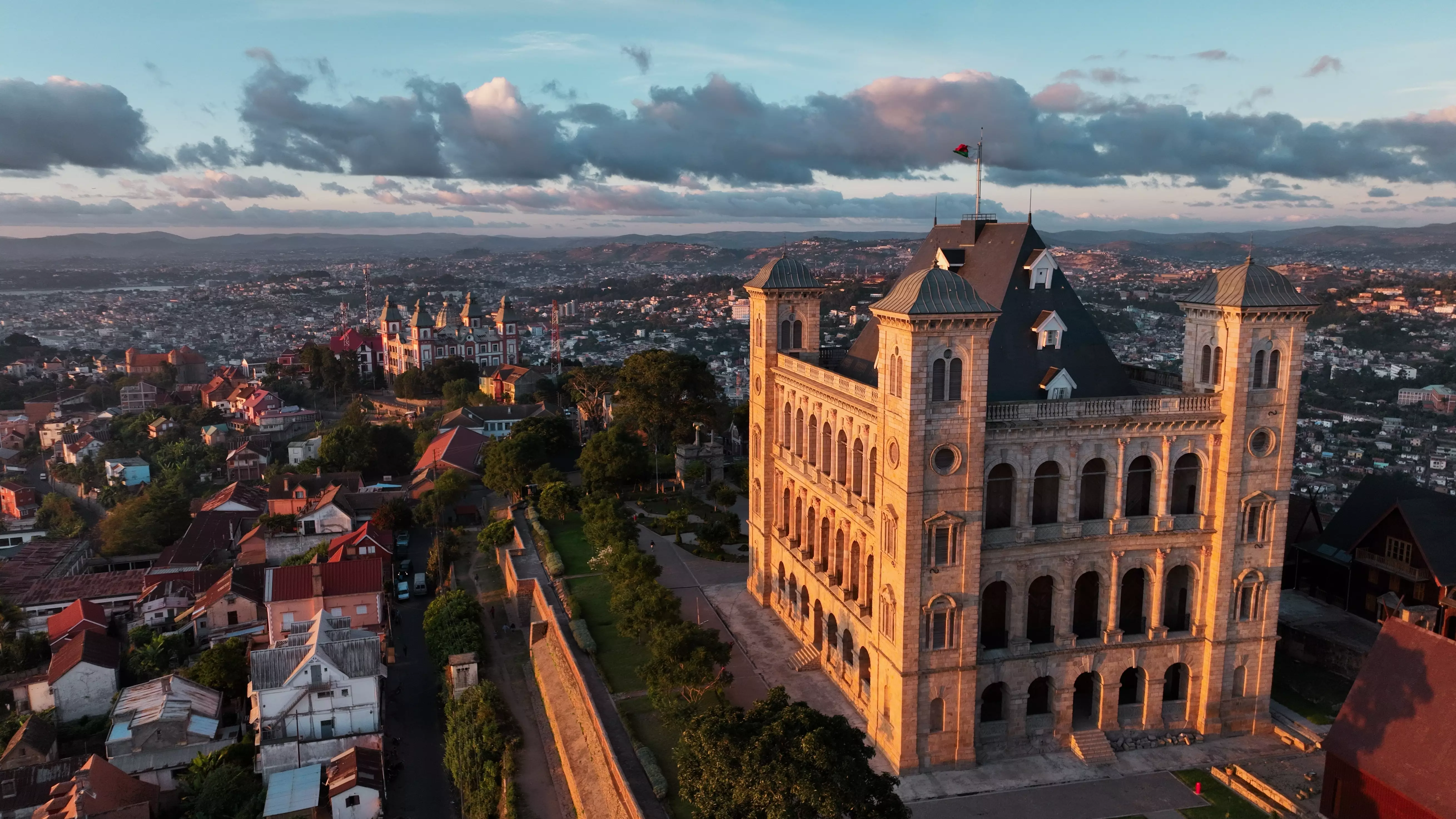 Days 19-20: Fly Antananarivo to UK