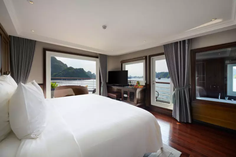 Paradise Grand Cruise on Halong Bay, Vietnam