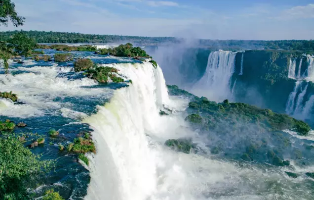 Day 4: Fly to Iguazú