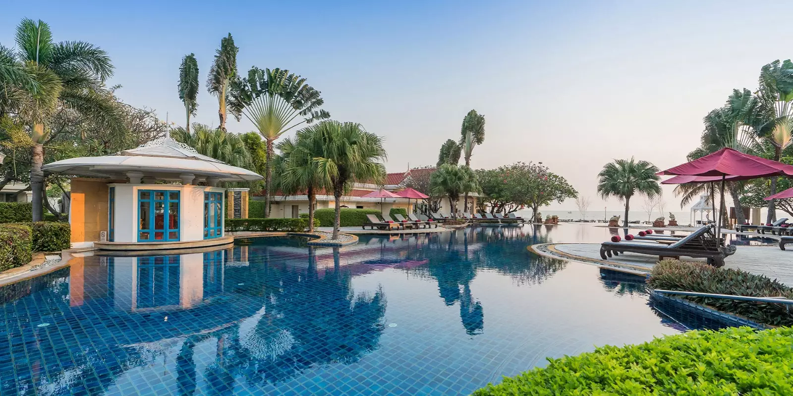 Chonlamark Pool Bar